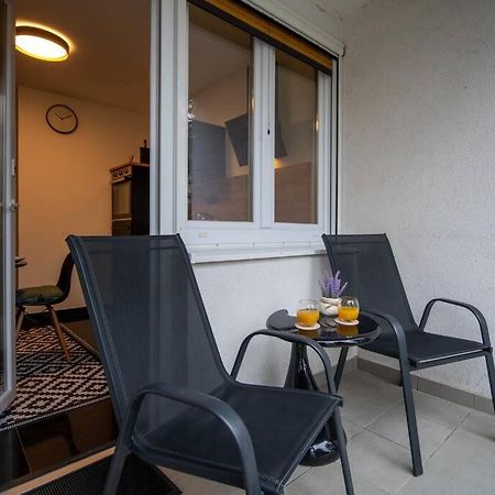 Apartment Hesa- 4 Star Apartment Риека Экстерьер фото
